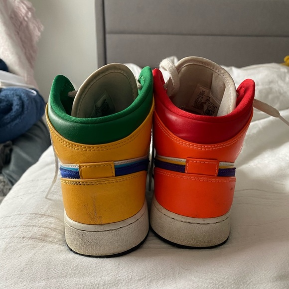 Jordan 1 Mid
Alternate Multi-Color (GS) Y5.5 women’s 7 - Picture 6 of 6